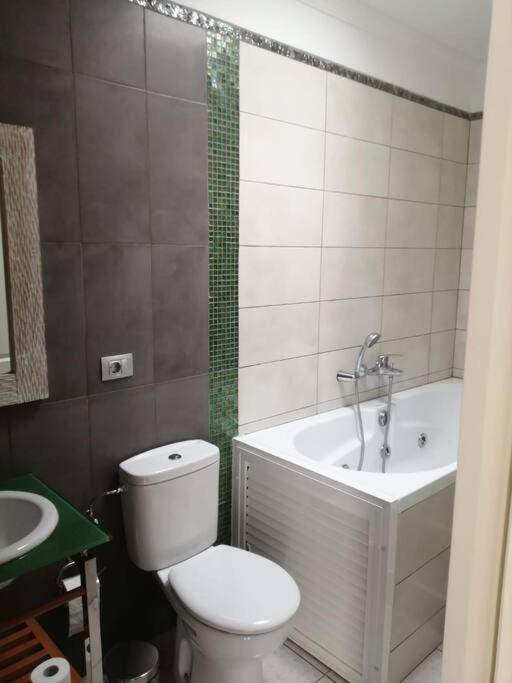 Casa Lucia Apartment อาโรนา ภายนอก รูปภาพ