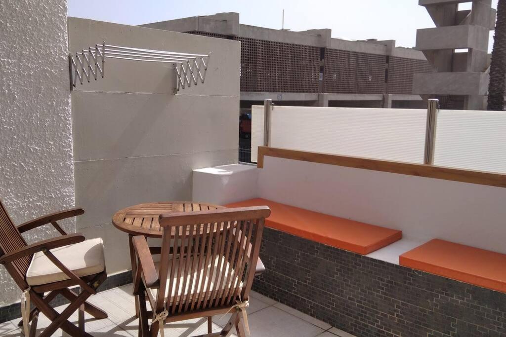 Casa Lucia Apartment อาโรนา ภายนอก รูปภาพ