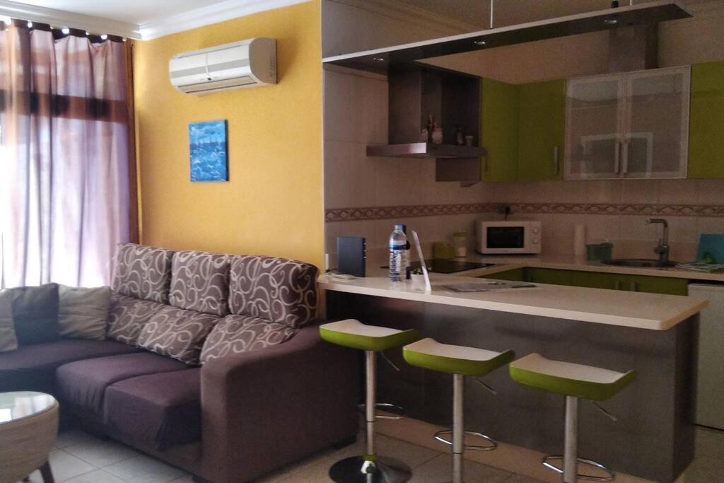 Casa Lucia Apartment อาโรนา ภายนอก รูปภาพ